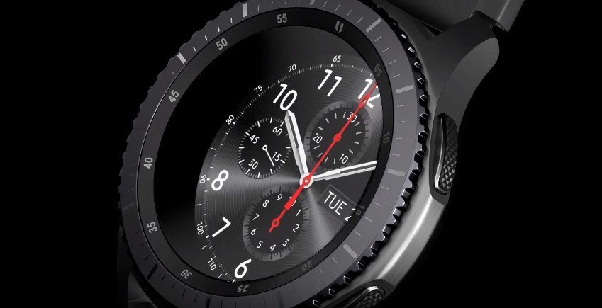 Samsung has also given the Gear S3 a bezel. (Image: Samsung / Screenshot)