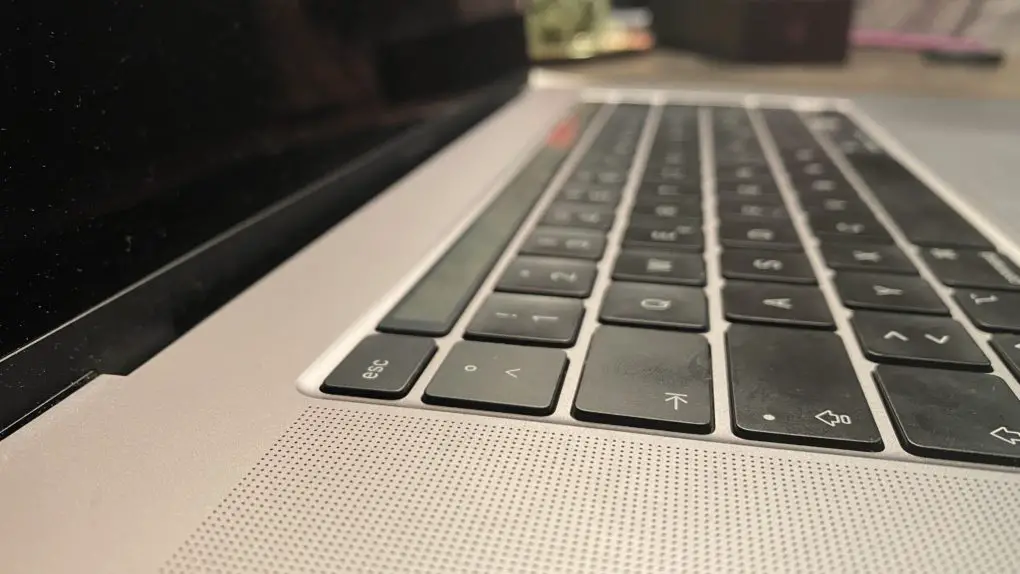 MacBook Pro 16 Test ESC key