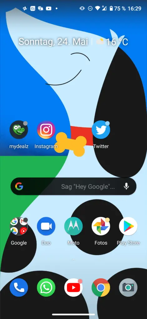 Moto G8 home screen