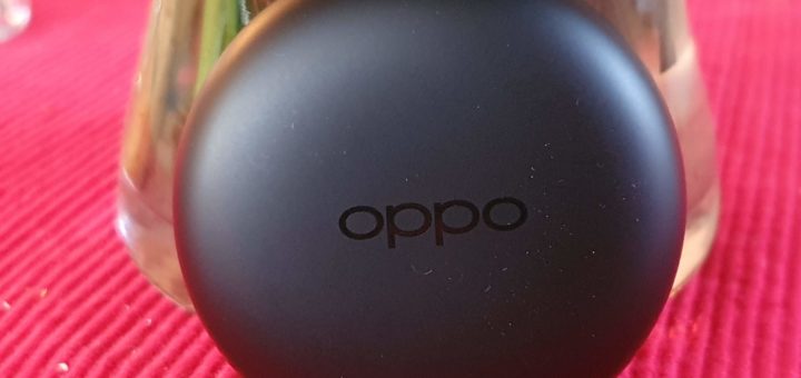 Oppo Enco W31 Stehend