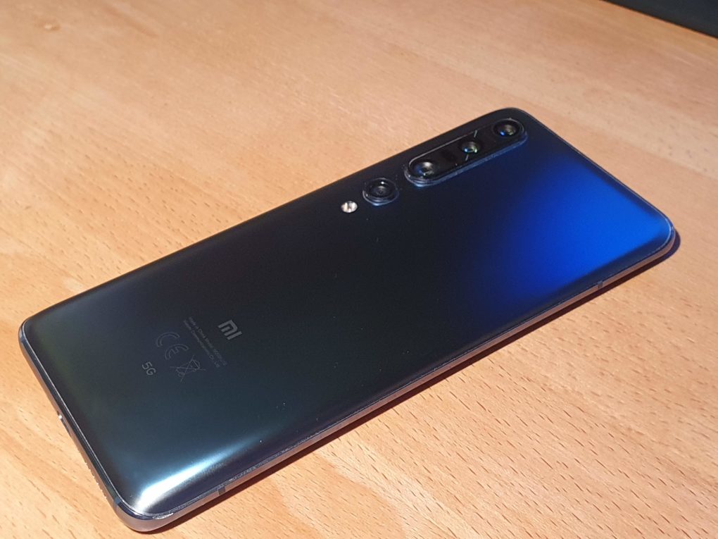 Xiaomi Mi 10 Pro lying