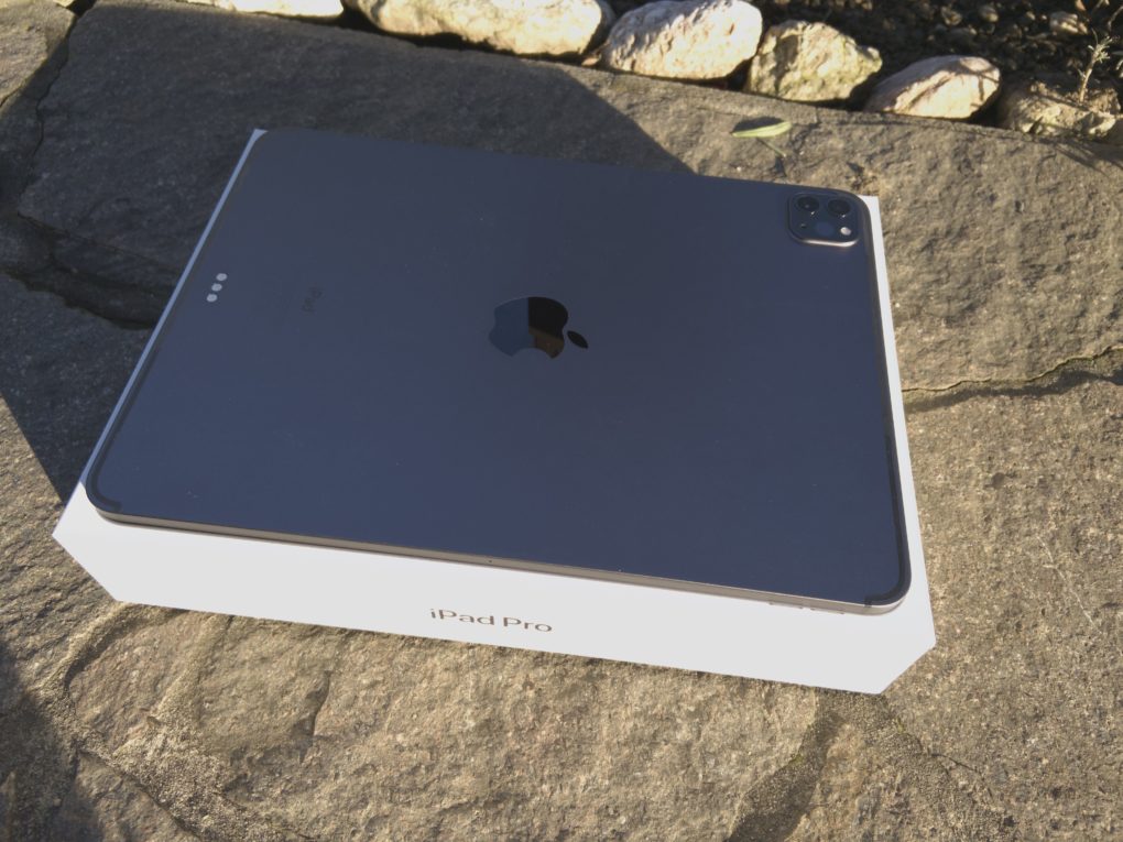 apple ipad Pro 11" (2020) back