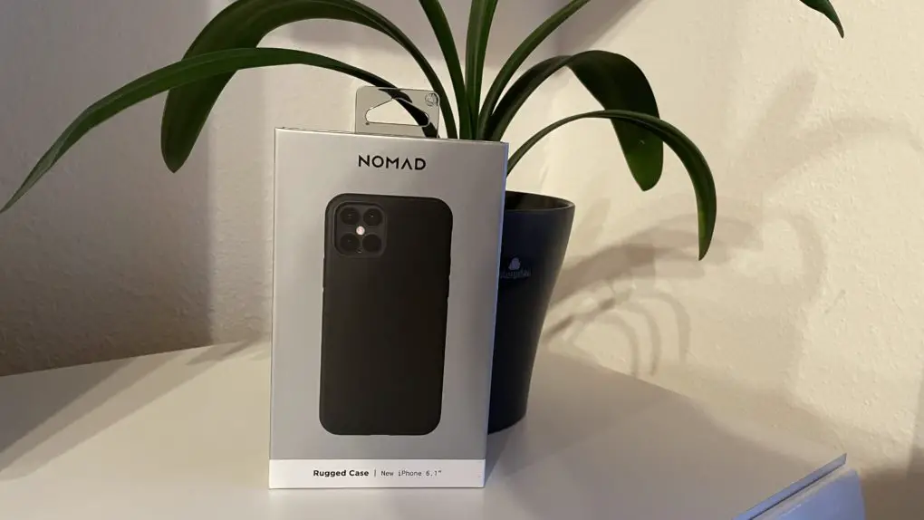 Nomad iPhone 12 Pro Leder Case Aussenansicht