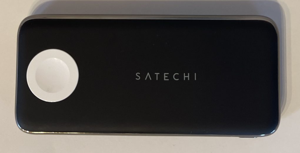 Satechi Quatro Wireless Power Bank Kontaktstellen