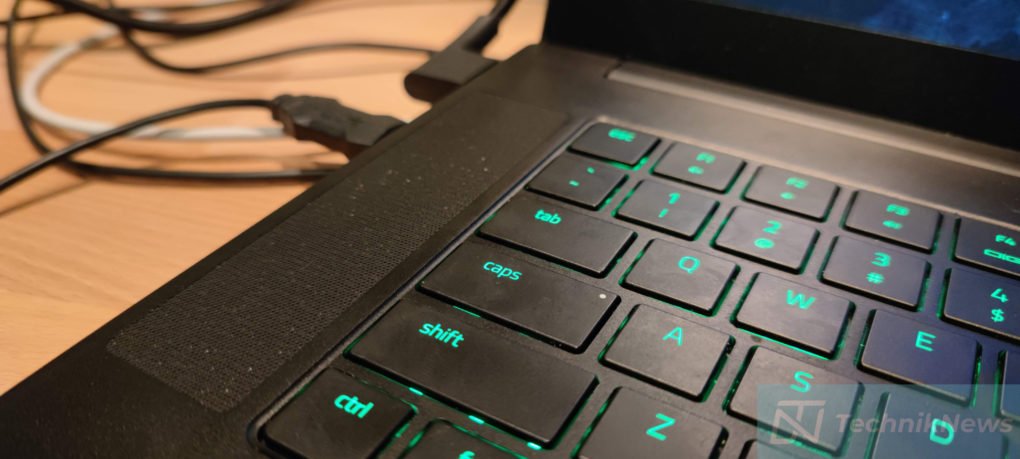 Razer Blade 15 2021 speaker 2