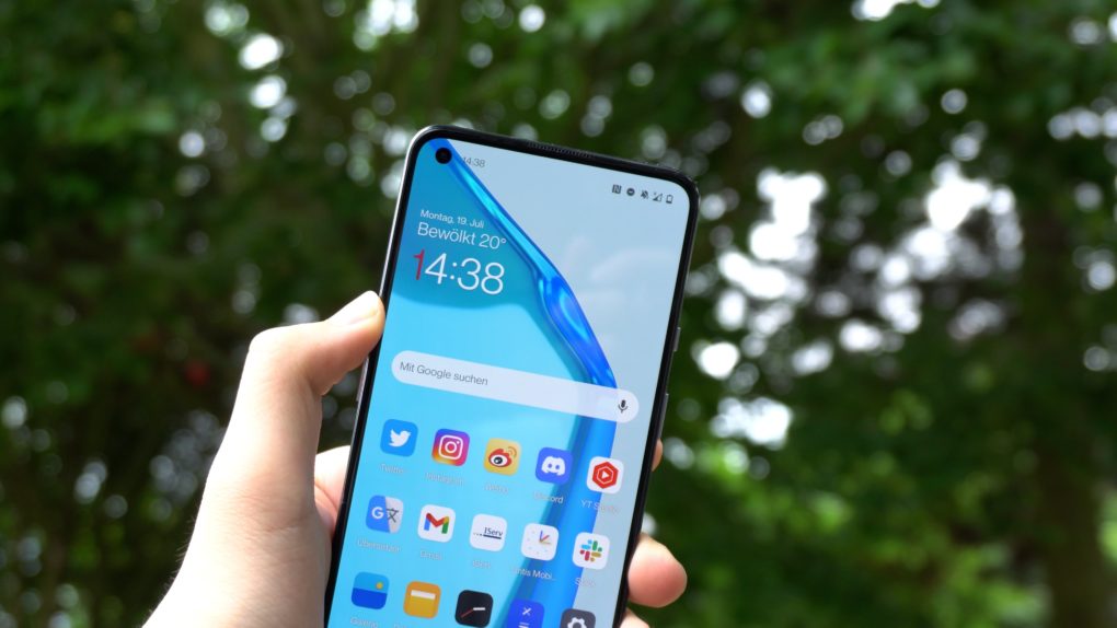 OnePlus 9 front