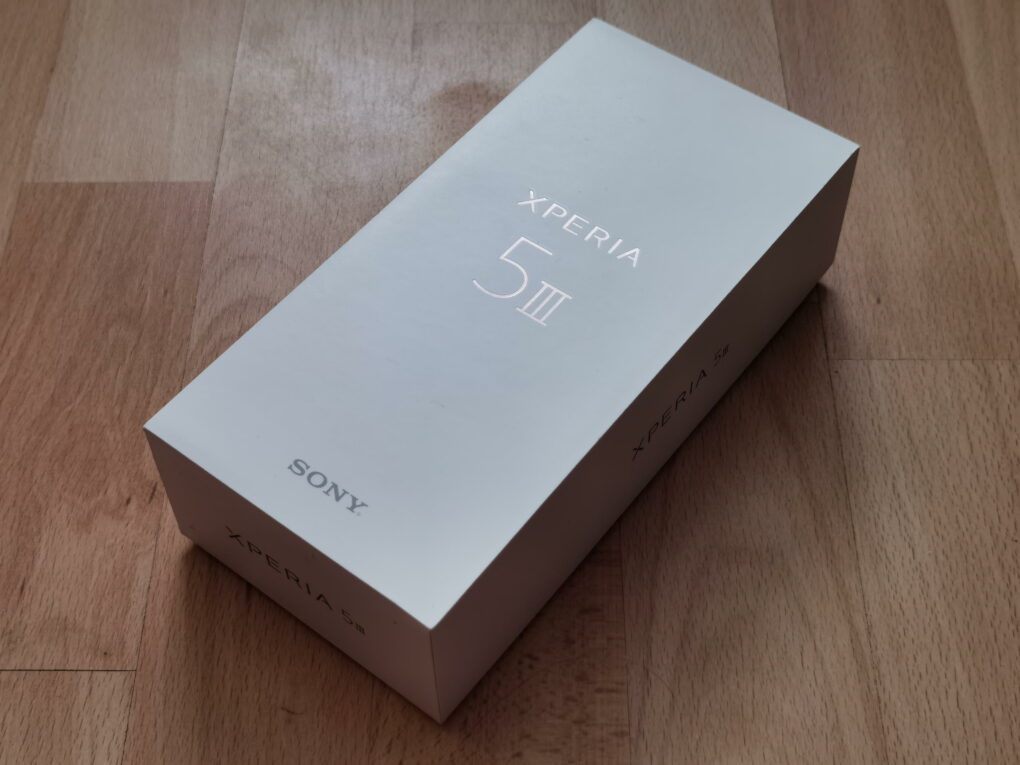 Sony Xperia 5 III box