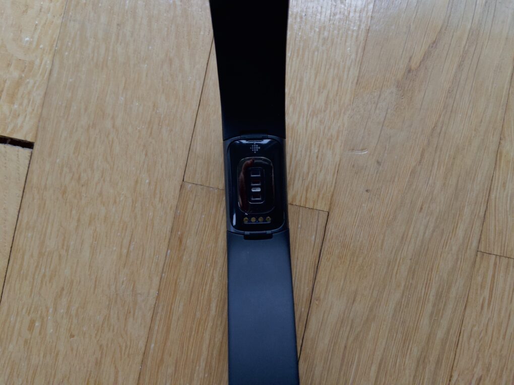 Fitbit Charge 5 back