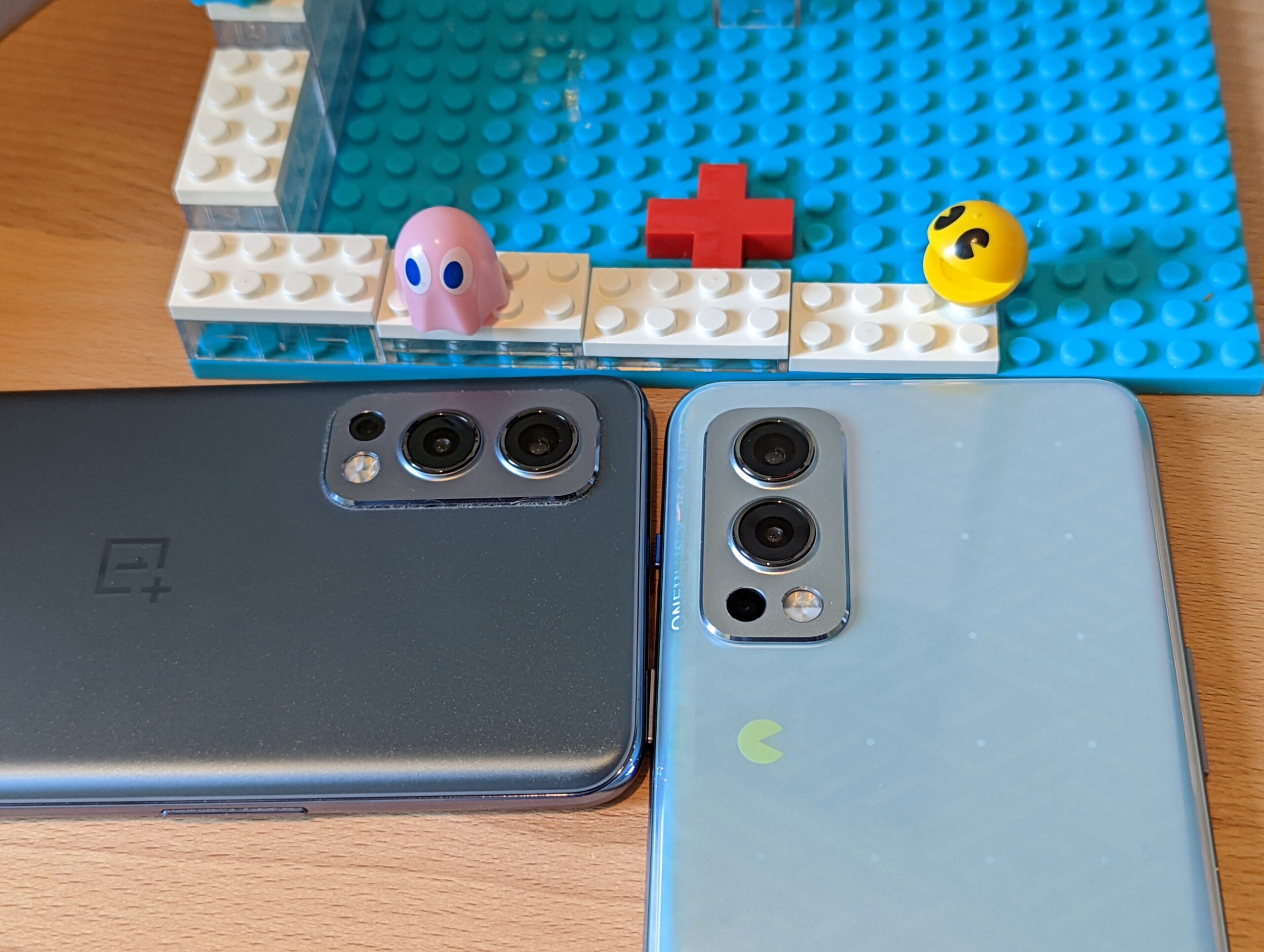 OnePlus Nord 2 Pac Man cover picture