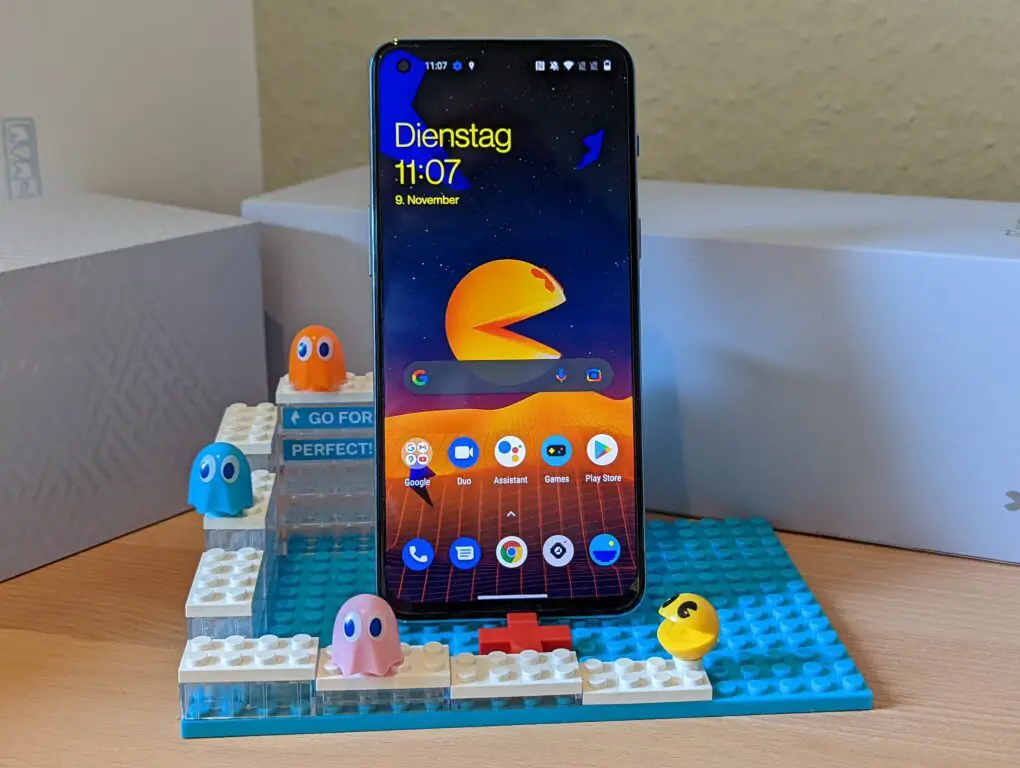 OnePlus Nord 2 PacMan Front