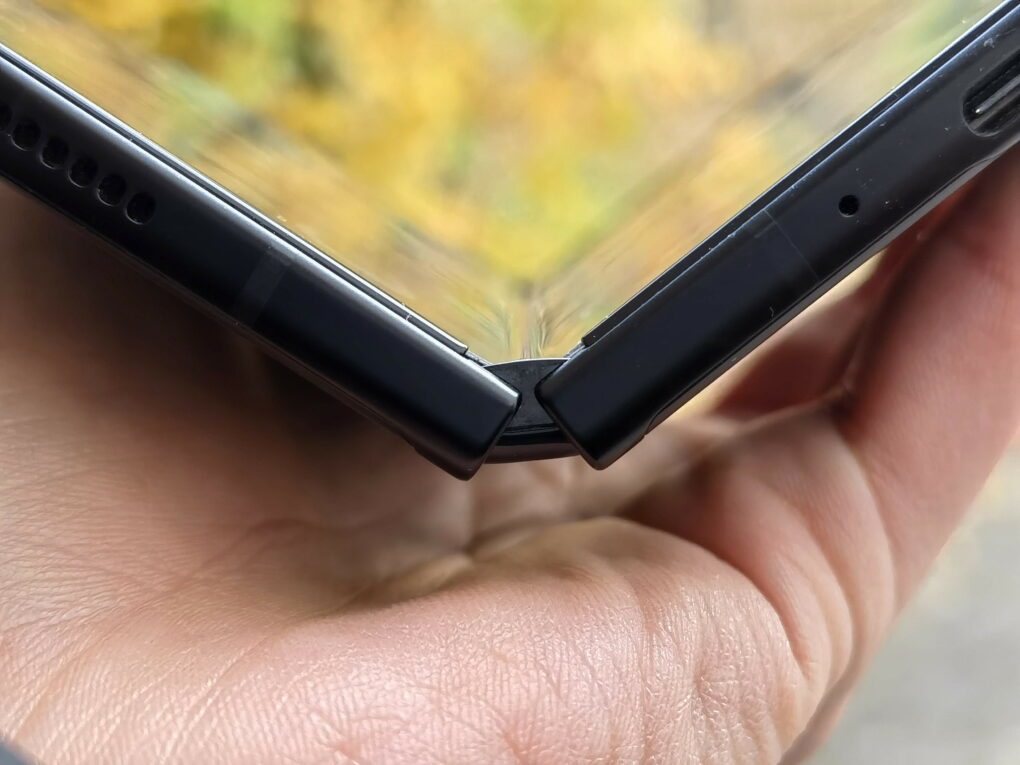 Samsung Galaxy Z Fold3 Rahmen