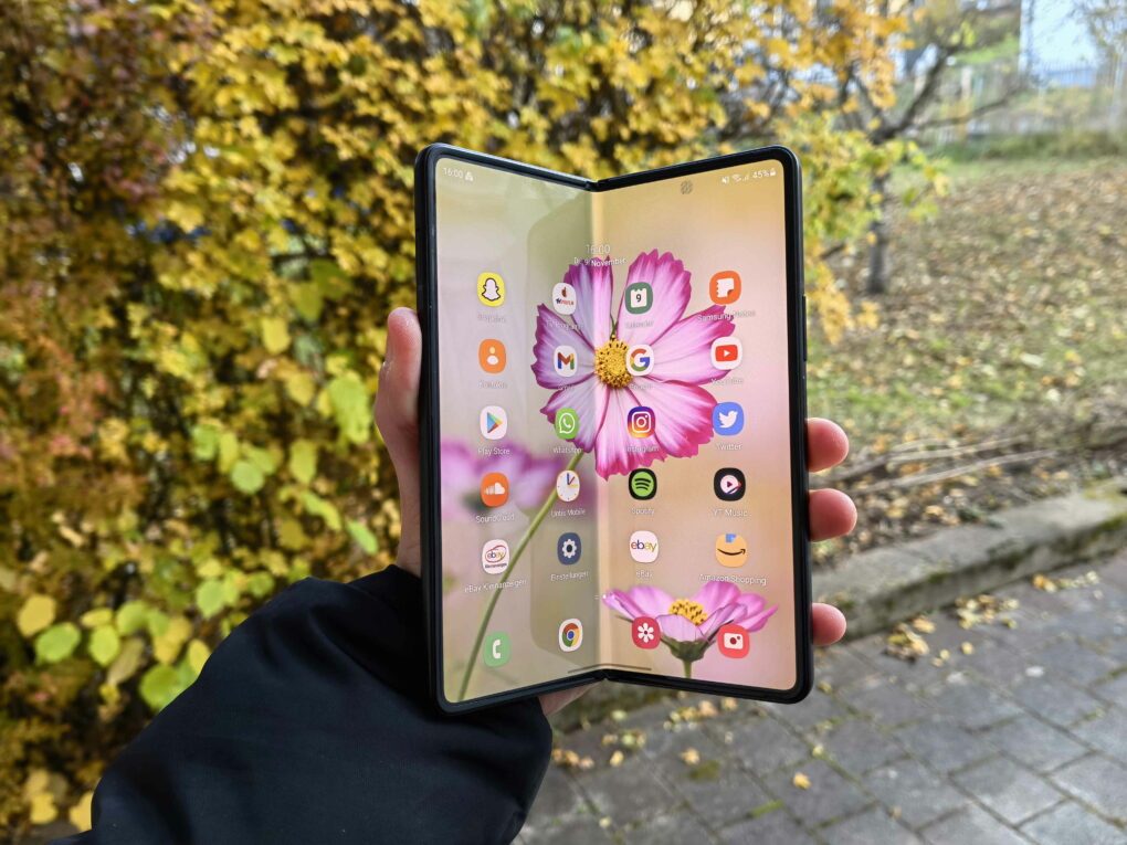 Samsung Galaxy Z Fold3 front