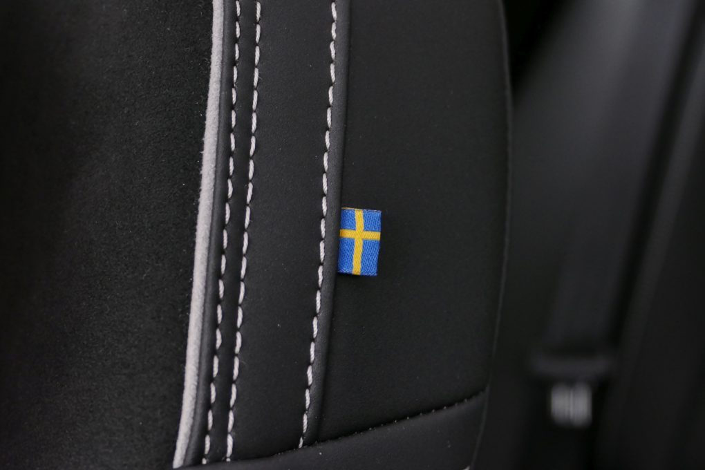 Volvo C40 flag