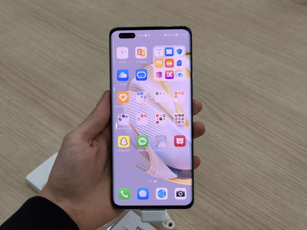 HUAWEI nova 10 Pro front