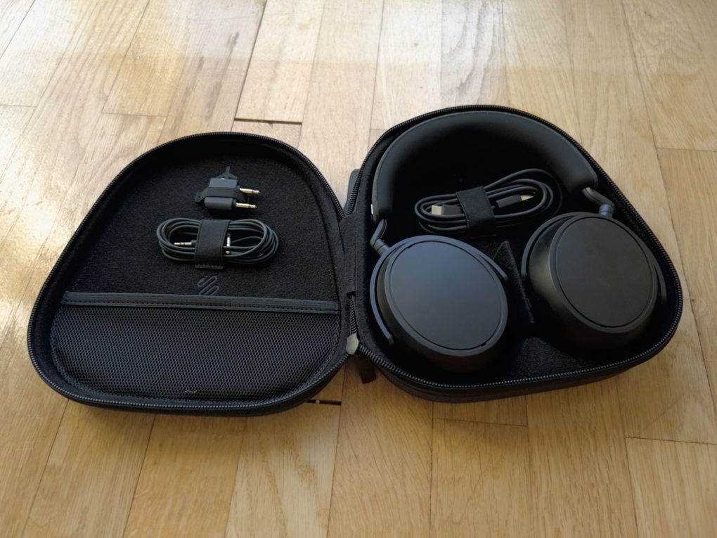 Sennheiser MOMENTUM 4 Case 1