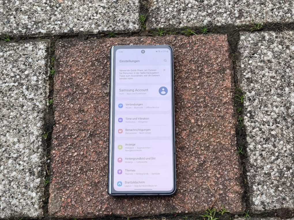 Samsung Galaxy Z Fold4 front