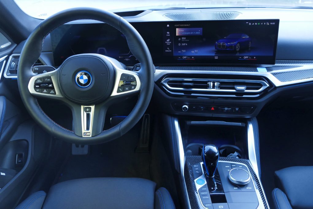 BMW i4 M50 cockpit