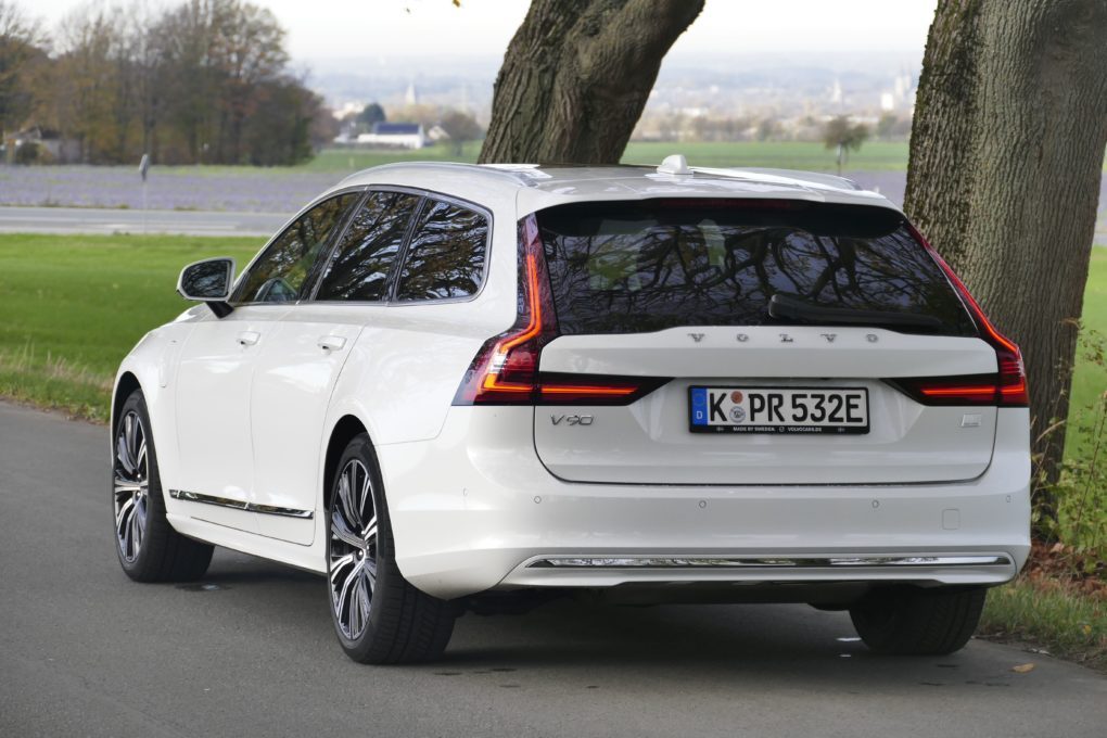 Volvo V90 rear