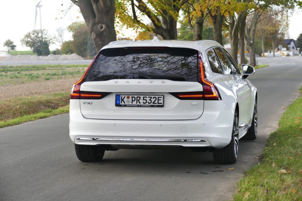 Volvo V90 Recharge Rear 2