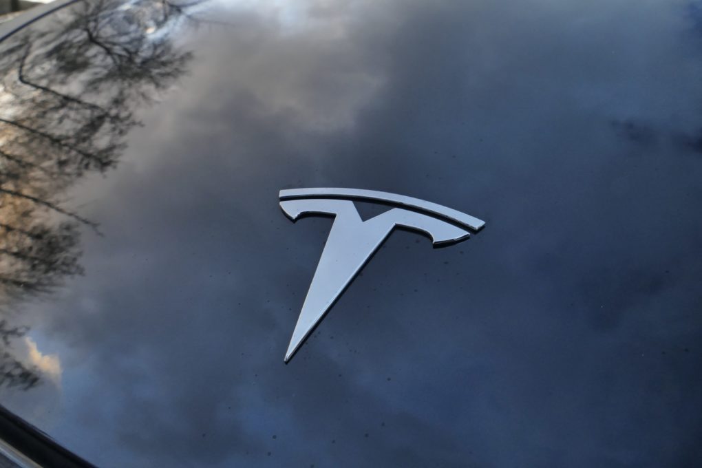 Model Y logo