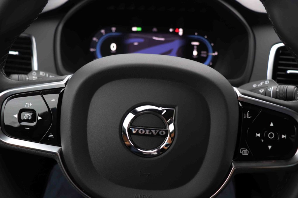 Volvo XC90 test steering wheel