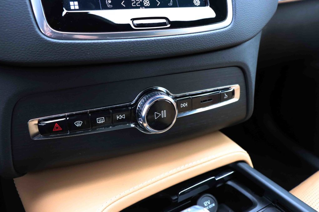 Volvo XC90 test buttons