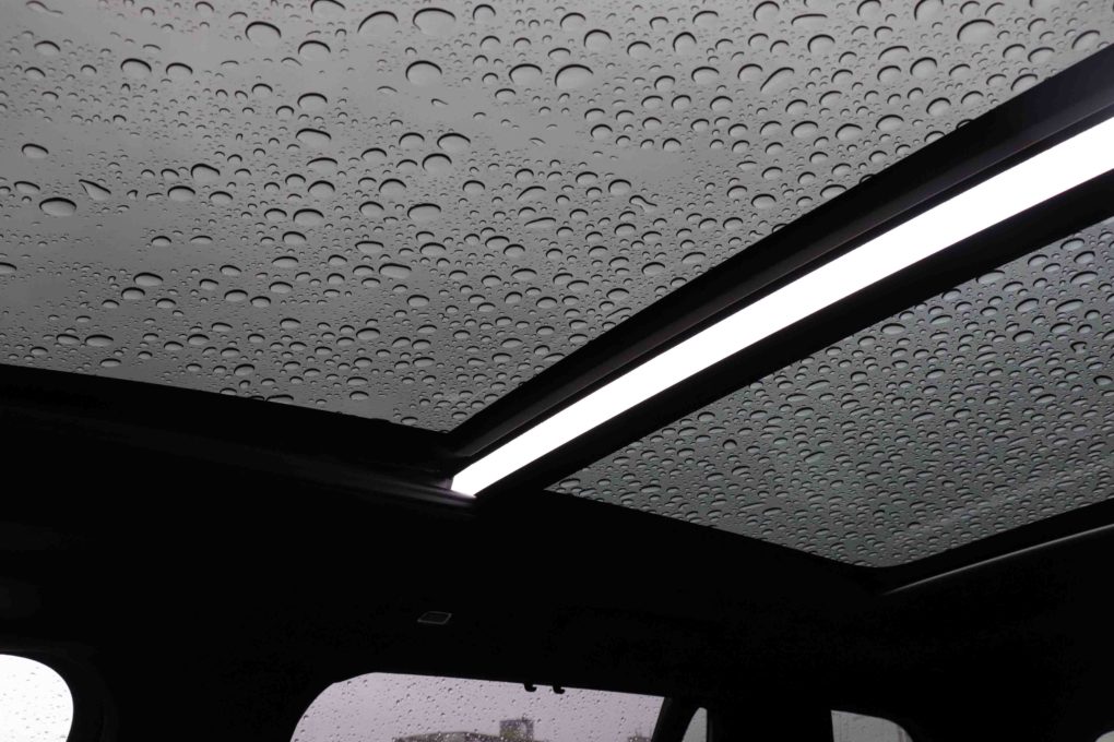 Volvo XC90 test panoramic sunroof open