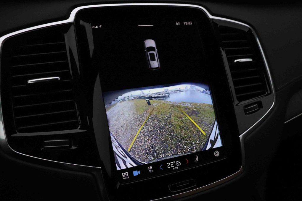 Volvo XC90 review rear view camera