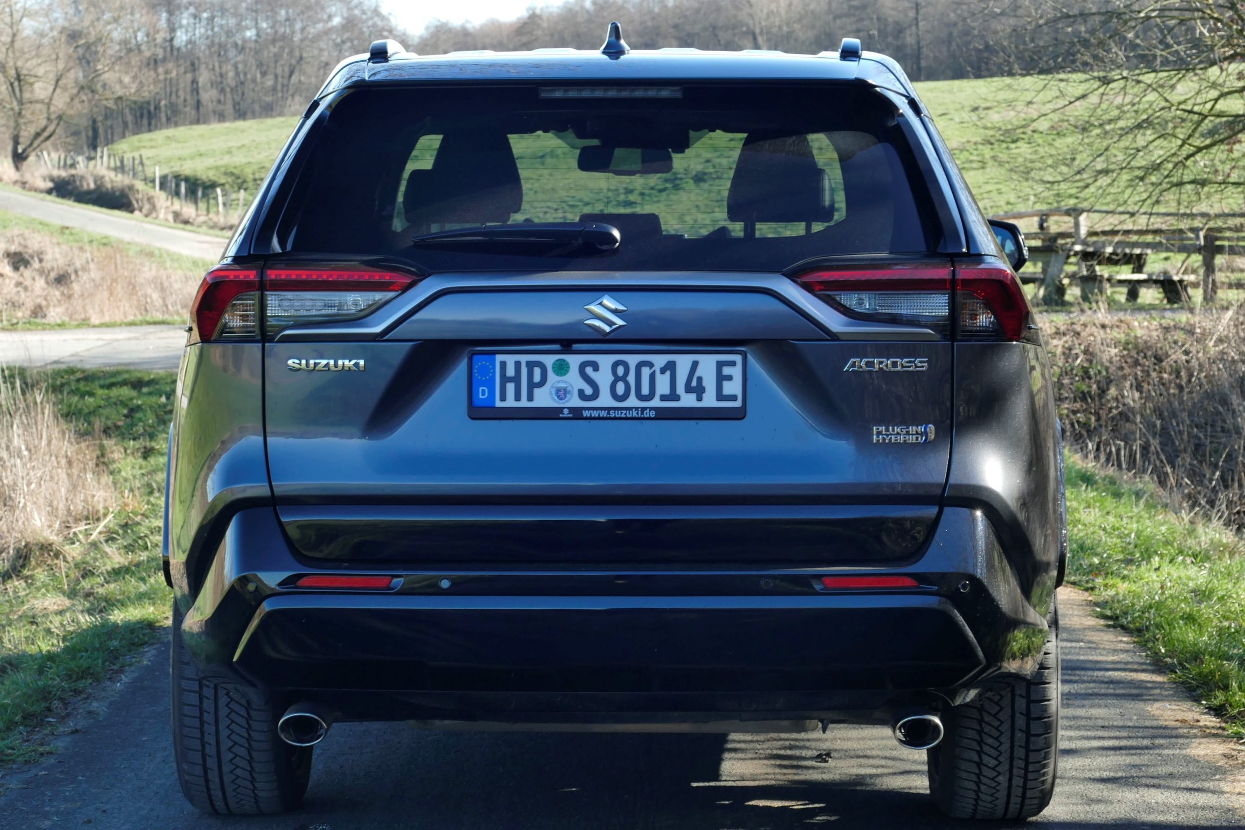 Der Suzuki Across Plug-in Hybrid SUV — Suzuki Automobile