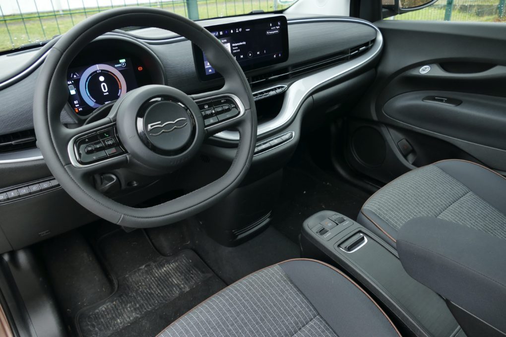 Fiat 500e interior