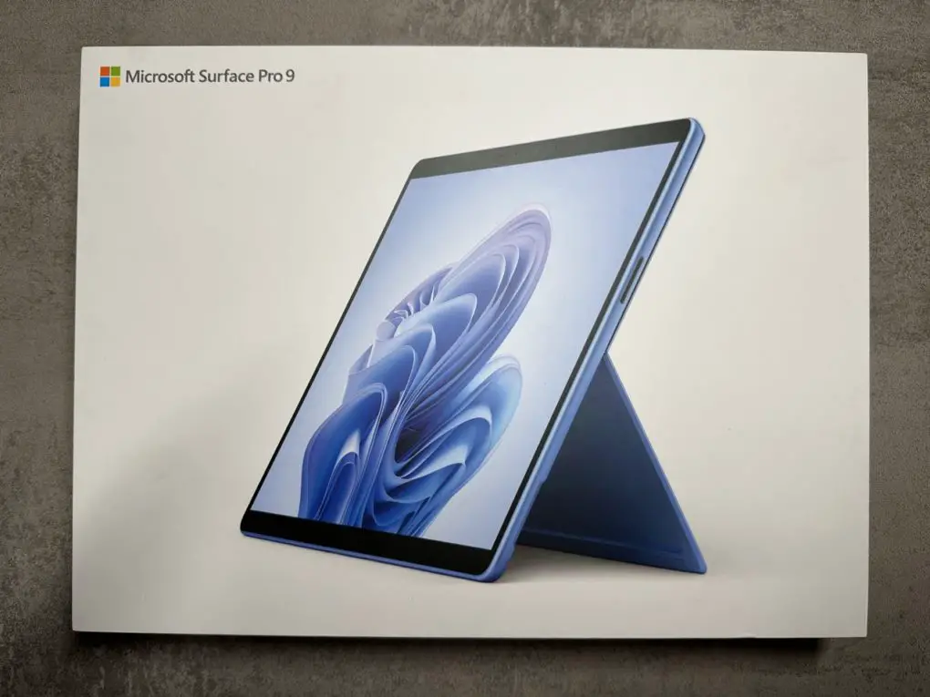 Surface Pro 9 Verpackung Vorne