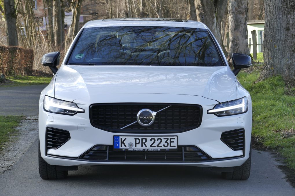 Volvo S60 Recharge Front