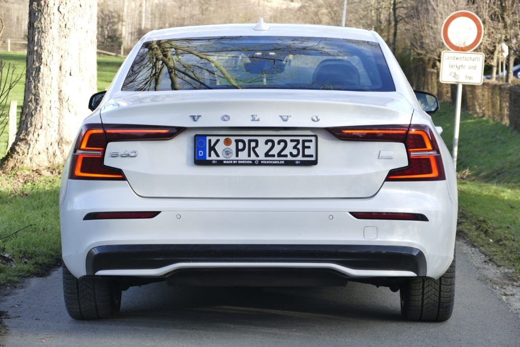 Volvo S60 Recharge T8 on test premium hybrid sedan