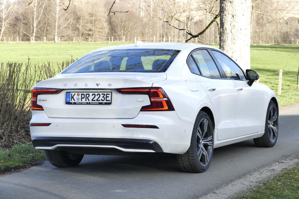 Volvo S60 rear side