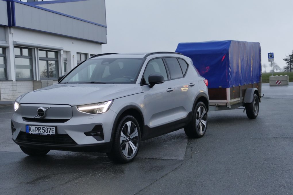 Volvo XC40 Recharge Anhänger