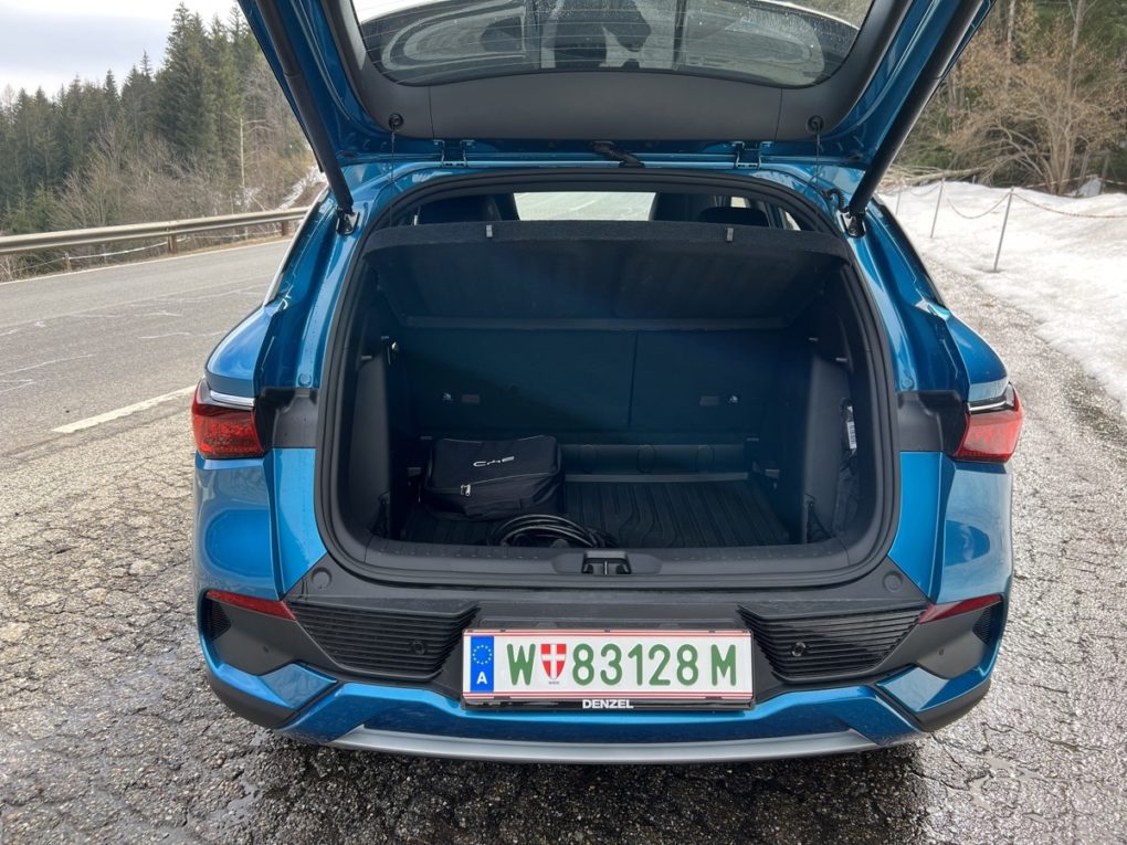 BYD ATTO 3 trunk