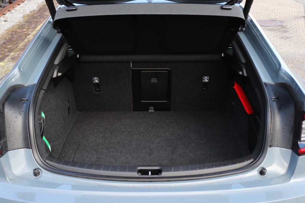 Polestar 2 Long Range Dual Motor trunk