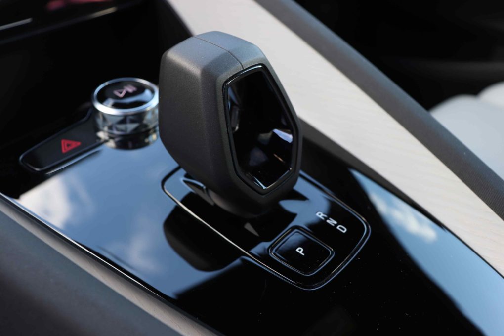 Polestar 2 Long Range Dual Motor Shifter