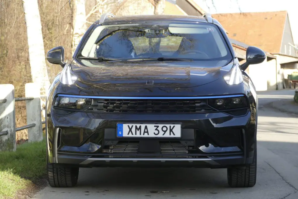 Lynk&Co 01 Front