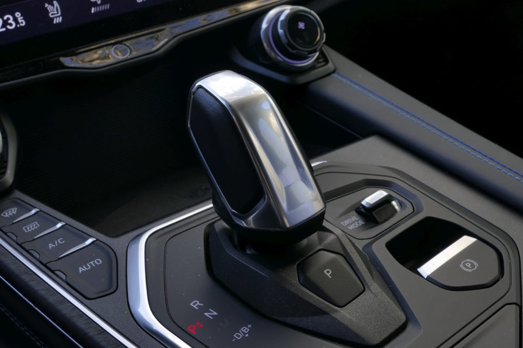 Lynk&Co 01 shift knob