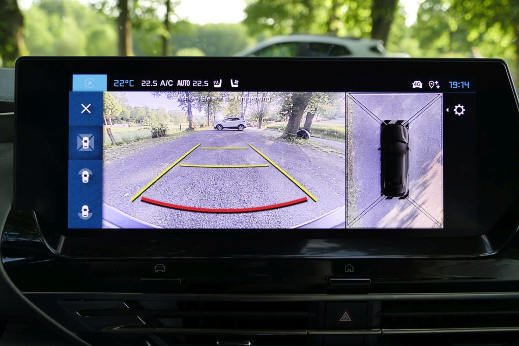 Citroën C5 X display camera