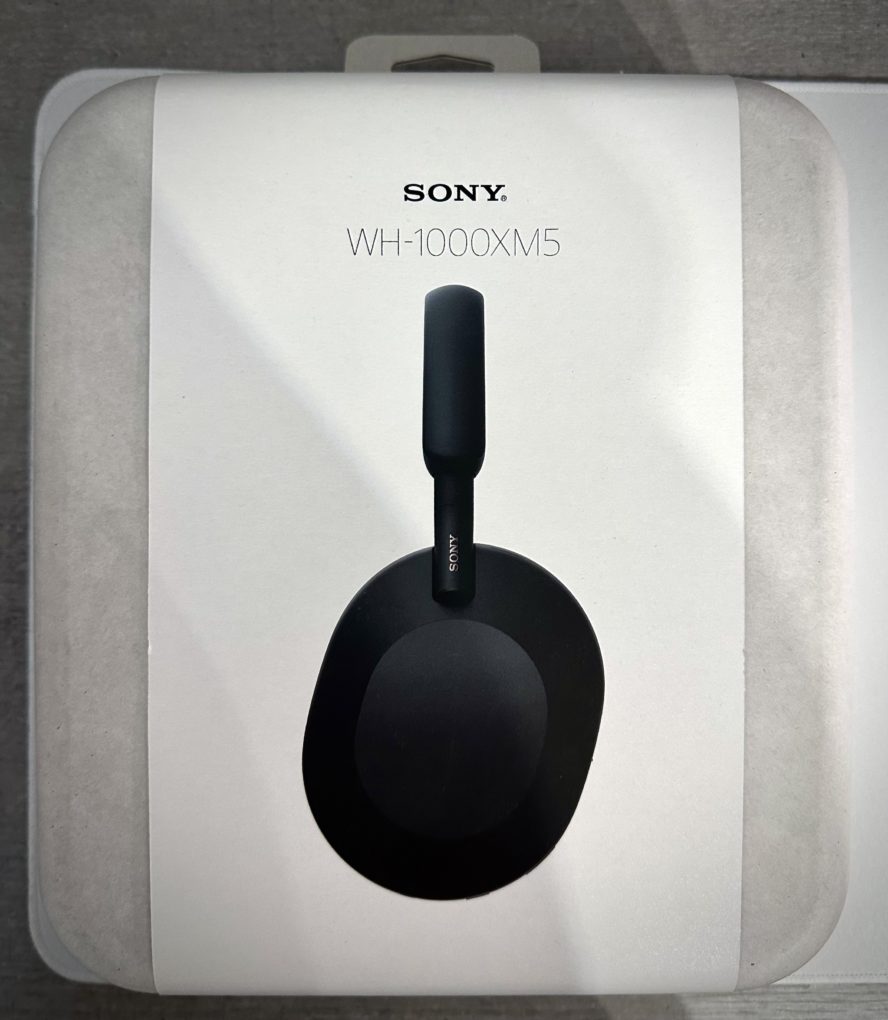 Sony WH-1000XM5 packaging