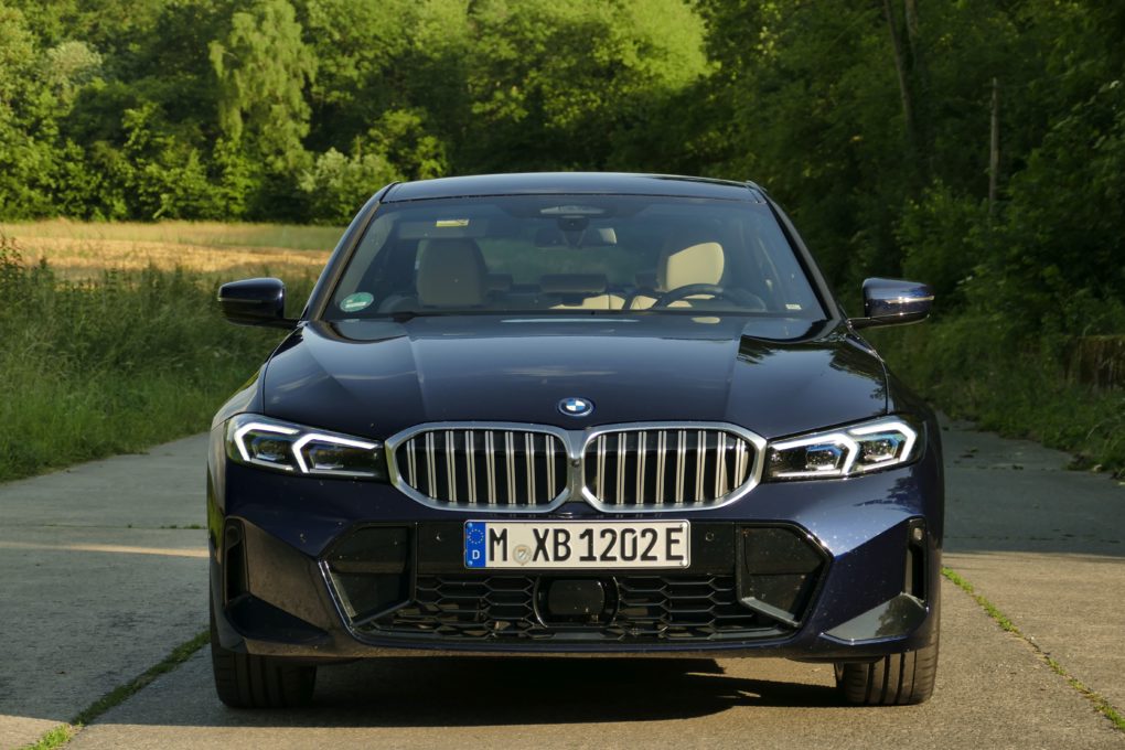 BMW 330e front