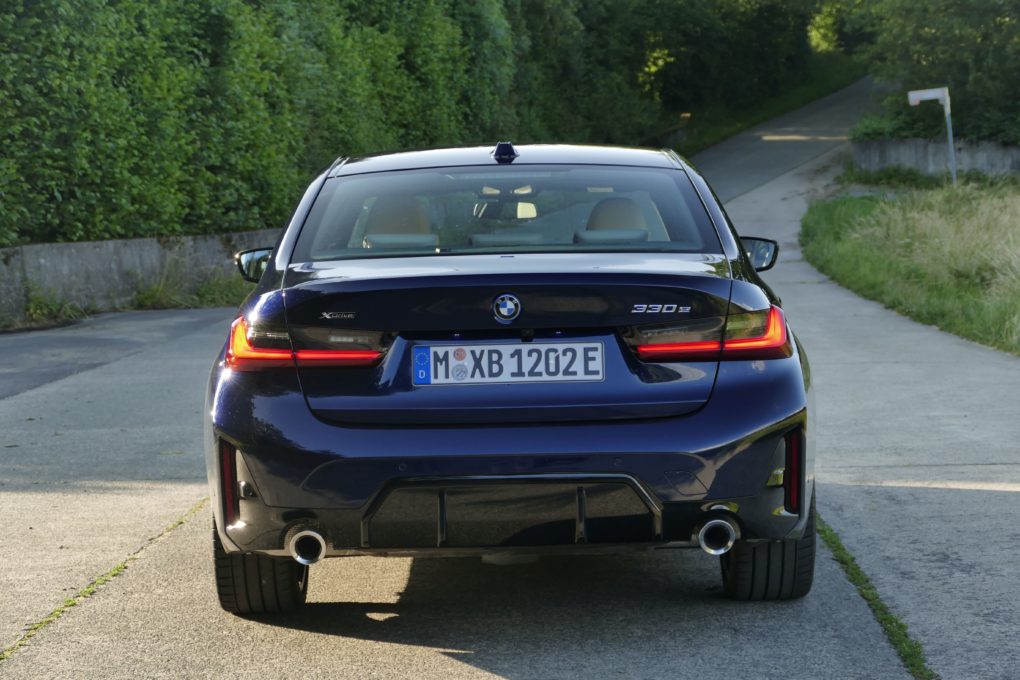 BMW 330e rear