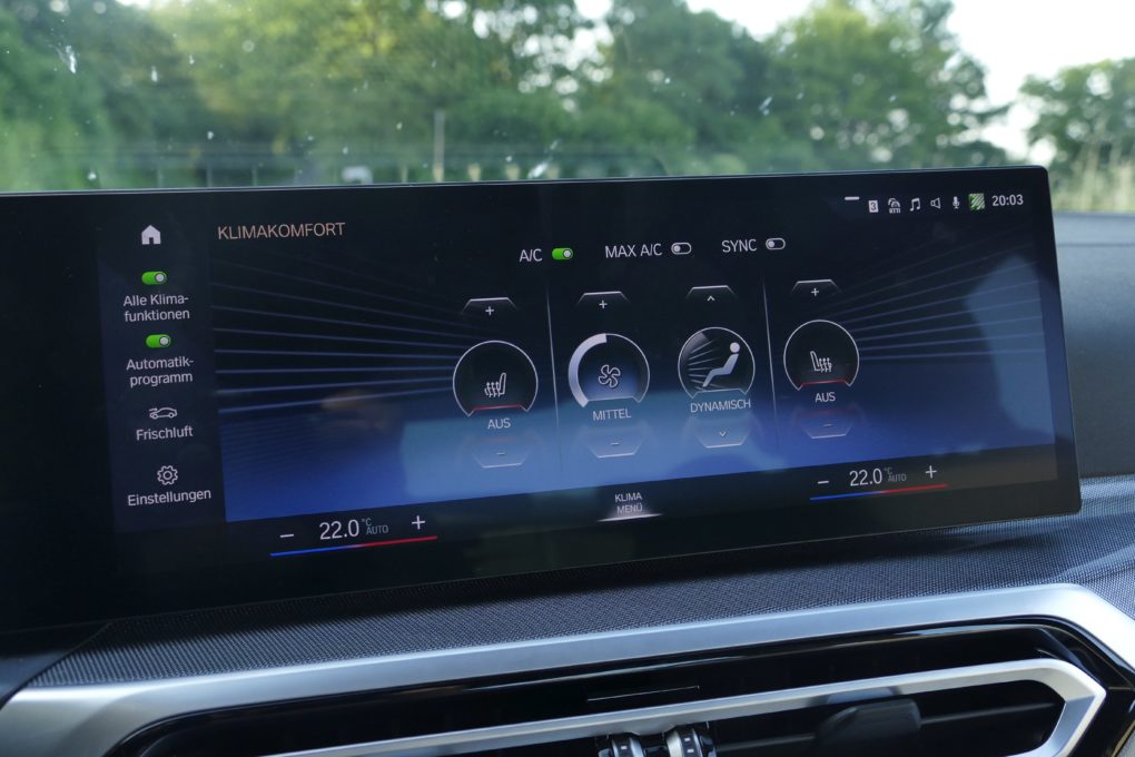 BMW 330e climate control