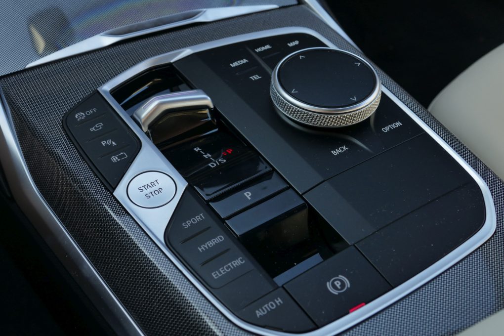 BMW 330e control unit