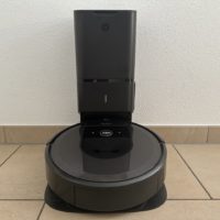 iRobot Roomba i8+ cover photo