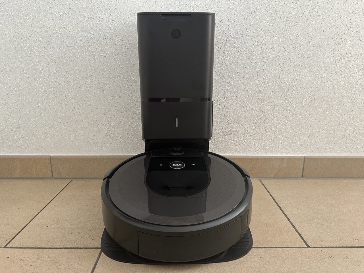 iRobot Roomba i8+ Titelbild