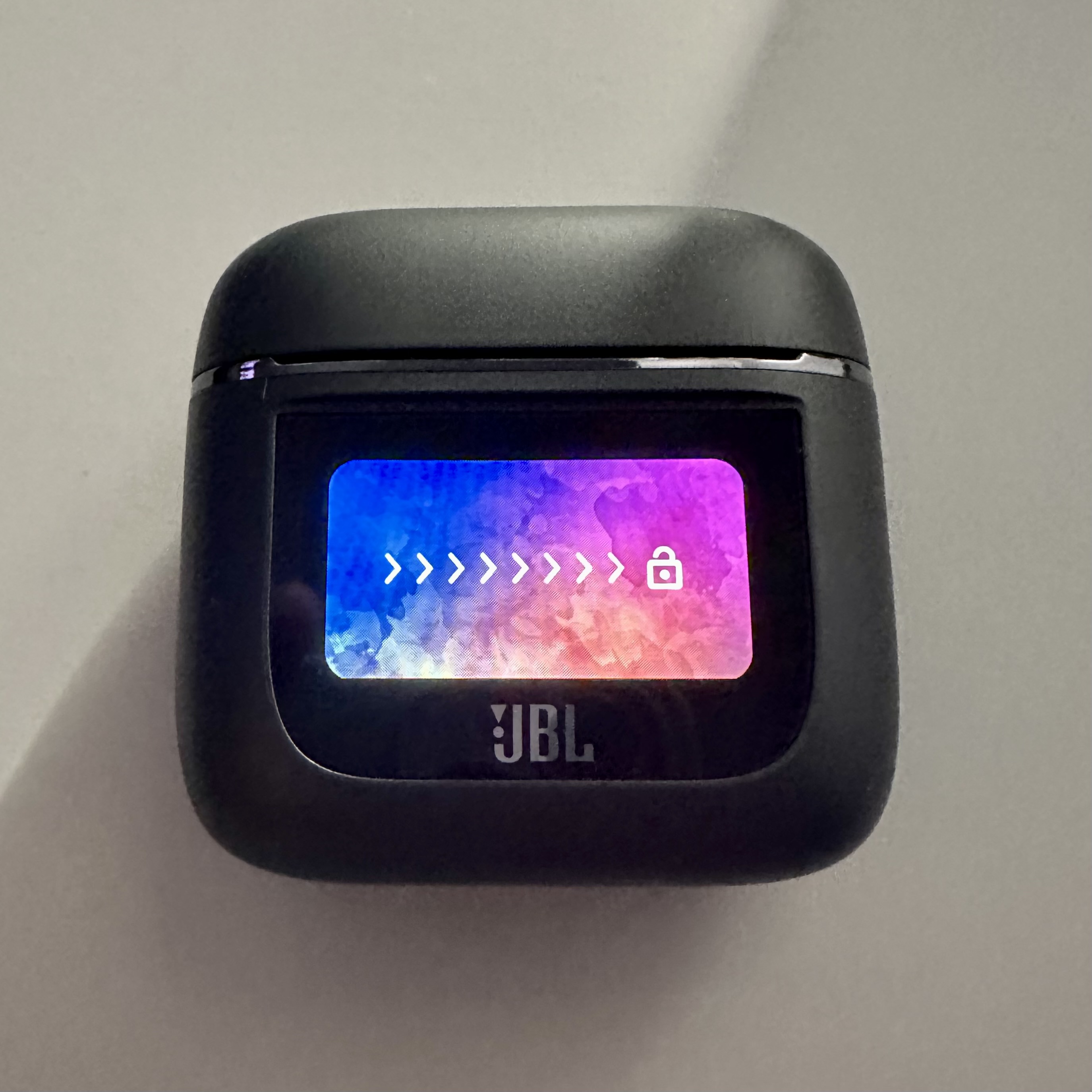 JBL Tour Pro 2 Smart Case Lockscreen