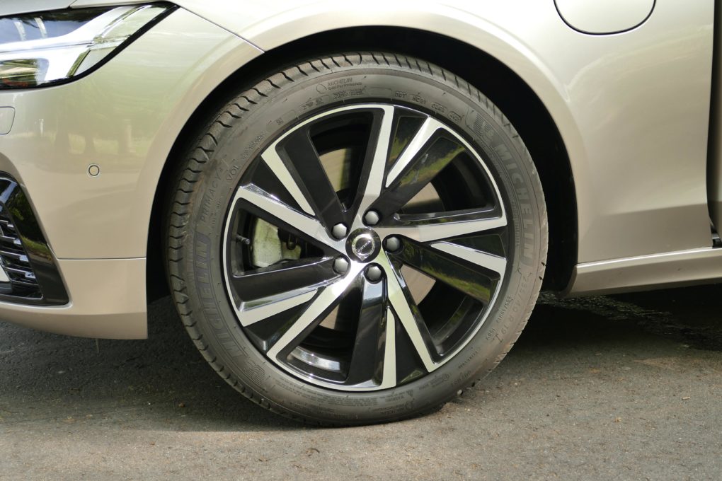 Volvo S90 T8 Recharge rim